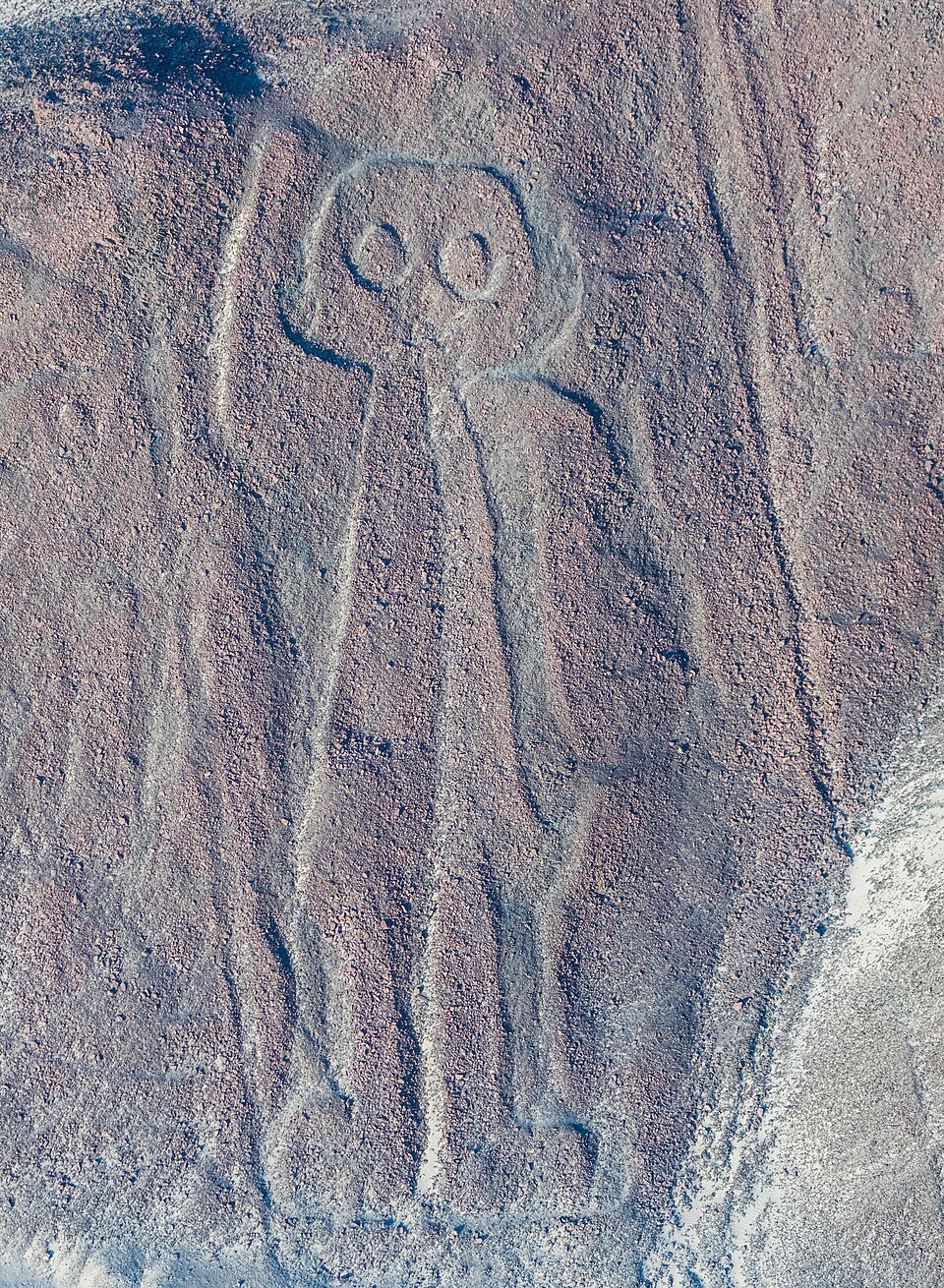 Geoglifo del Astronauta o pescador grabado en una ladera de Nazca